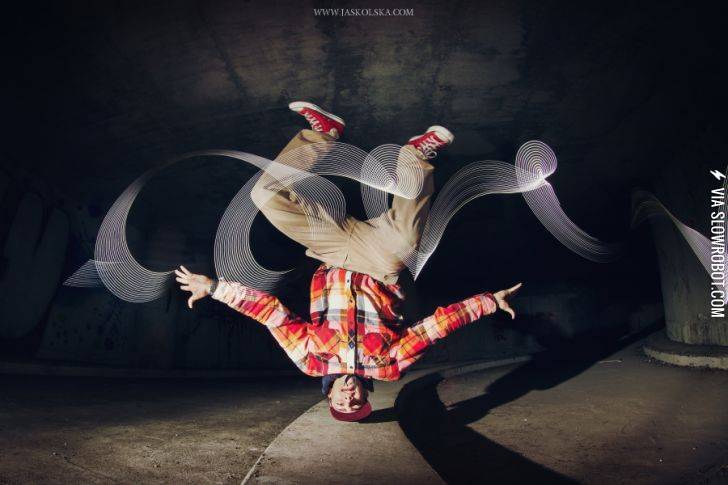 Breakdance+light+painting